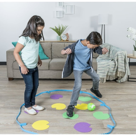 Croc ‘n’ Roll - Fun Family Game for Kids Aged 3 and up toy - Picture 3 of 9